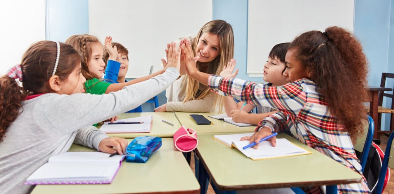 Favoriser la coopération à lécole pour combattre léchec scolaire