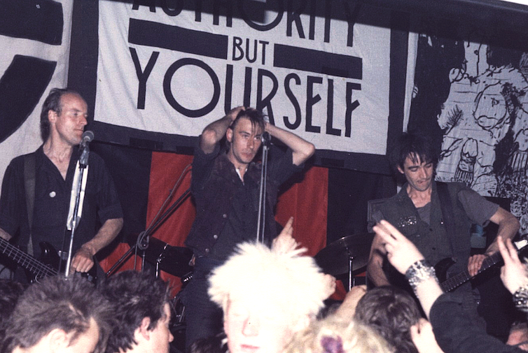 Le groupe Crass sur scène