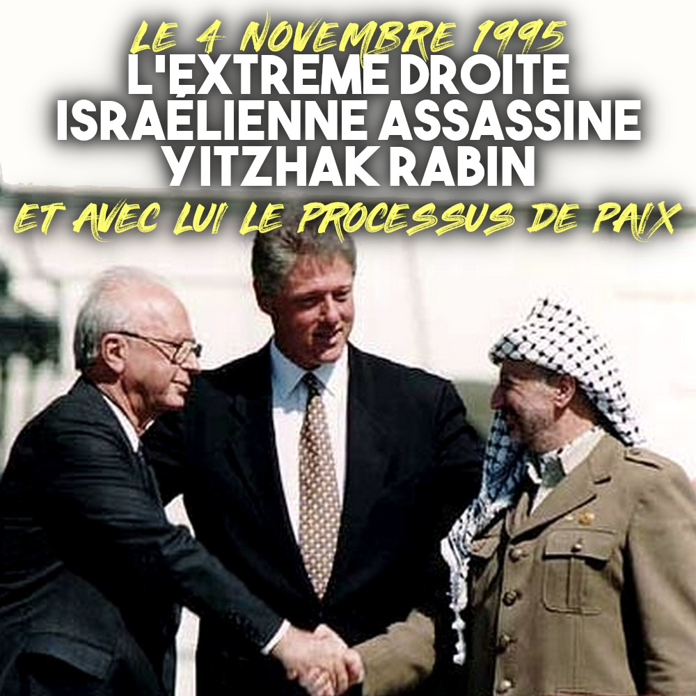 Poignée de main historique entre Rabin à gauche et Arafat à droite, sous l