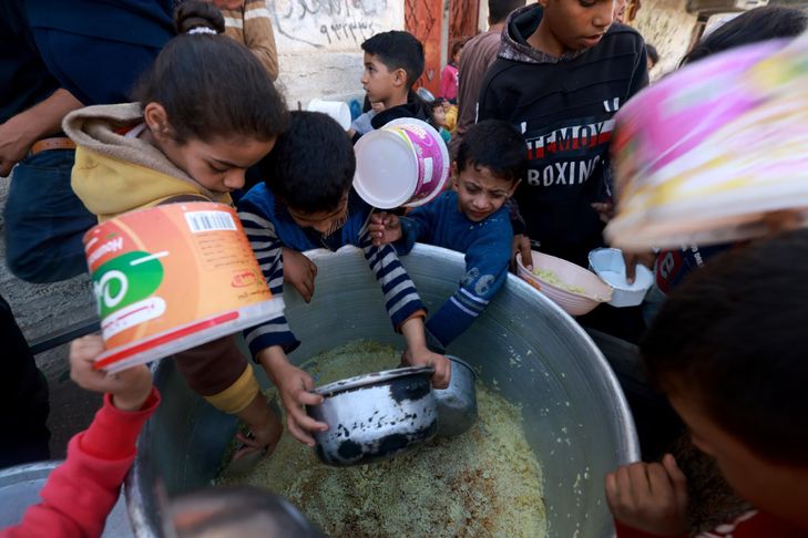 Violents combats dans la plus grande ville du sud de Gaza, fuite vers Rafah