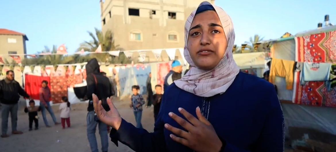 Amira a été déplacée du nord de Gaza vers Deir Al-Balah.