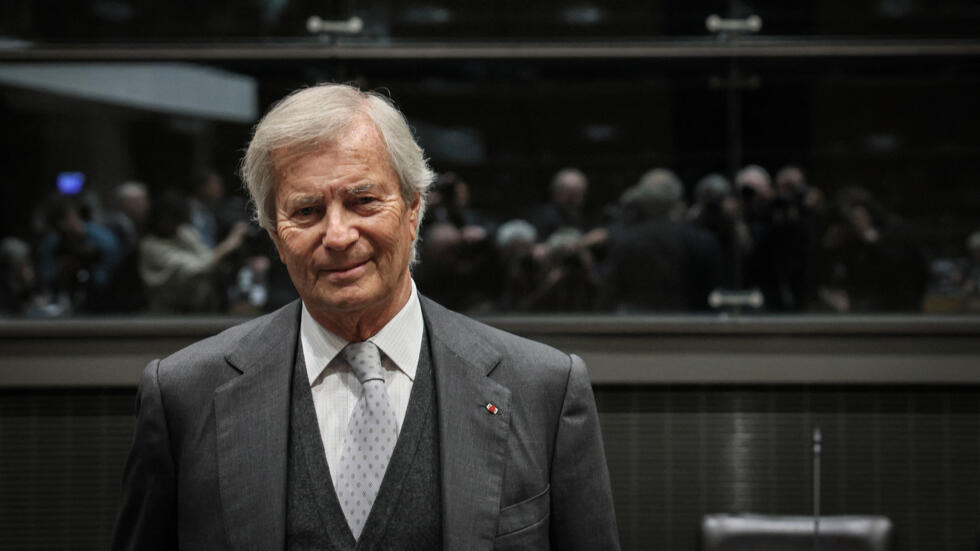 L’homme d’affaires français Vincent Bolloré, qui contrôle le groupe de médias et de publicité Vivendi, avant son audition par une commission d’enquête de l’Assemblée nationale, le 13 mars 2024.