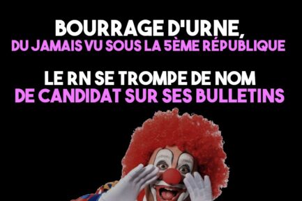 Un clown, symbole du spectacle qui se déroule à l