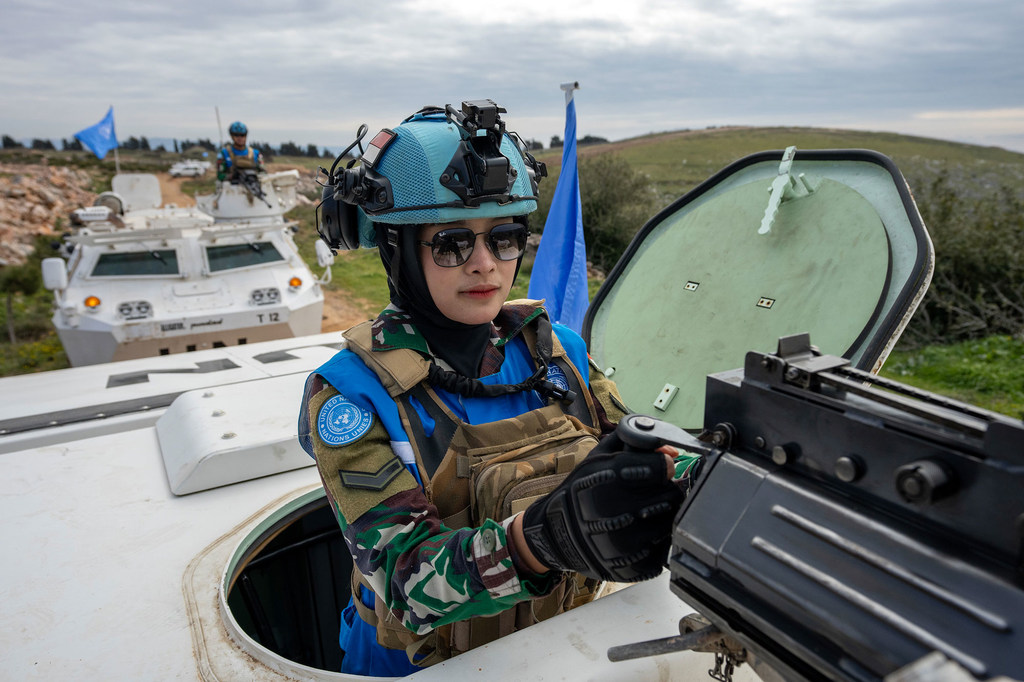 Des soldats de la paix de l'ONU patrouillent le long de la Ligne bleue à El Odeisse, au sud du Liban.