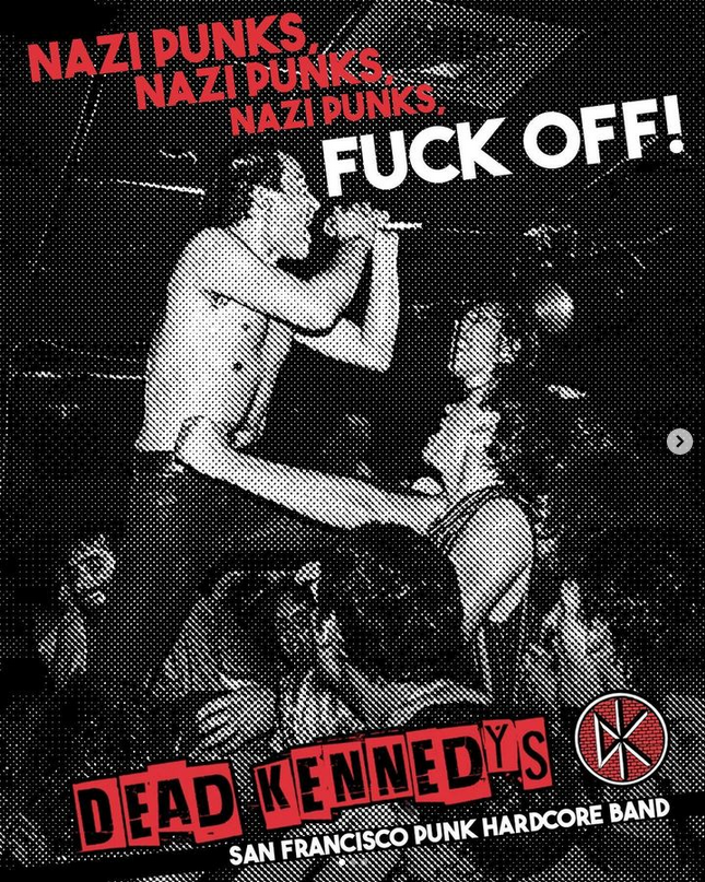 Les Dead Kennedys en concert chantant "Nazi Punks Fuck Off !"