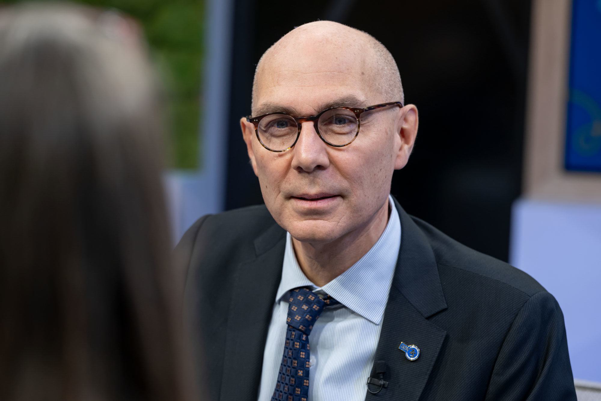 UN Photo/Mark Garten Volker Türk, Haut Commissaire des Nations Unies aux droits de l'homme, lors d'une interview avec ONU Info.