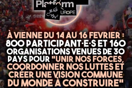 Une foule en manifestation surmontée du logo de Peoples’ platform Europe