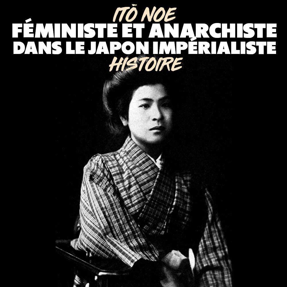 Itō Noe en noir et blanc et costume traditionnel.