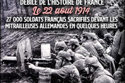 Des soldats allemands utilisent une mitrailleuse depuis une tranchée lors de la Première Guerre Mondiale.