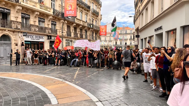 Le mouvement "Bloquons Tout" semble plus politisé et très à gauche, en comparaison de celui des Gilets Jaunes. Montpellier le 10 septembre 2025