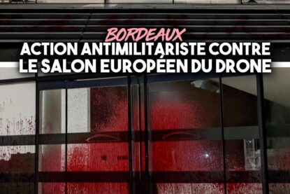 La façade du salon du drone repeinte en rouge à Bordeaux.