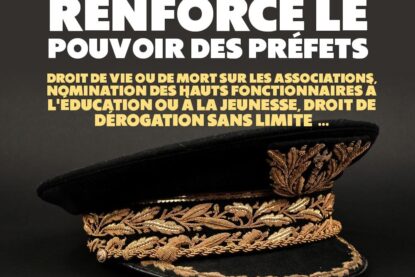 Une casquette de préfet, signe d