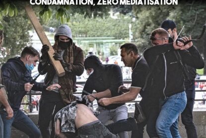 Photo de Wilfried Van Liempd et cinq autres hommes passant à tabac une personne au sol. Il y a deux matraques télescopiques en fer, une ceinture avec une boucle métallique, une poutre et des paires de poings.