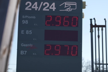 Blocage des prix à la pompe vignette dans les deux sevres France 3