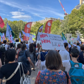 Mobilisation de la société civile contre le projet de loi d'urgence agricole, lundi 20 juillet, aux Invalides, à Paris.