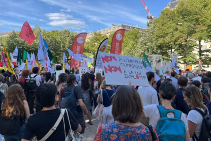 Mobilisation de la société civile contre le projet de loi d'urgence agricole, lundi 20 juillet, aux Invalides, à Paris.